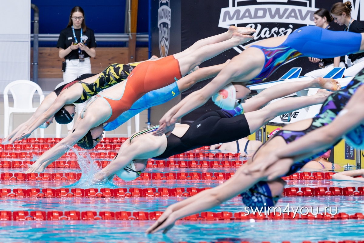 Феноменальные девочки: три тверских пловчихи завоевали 17 всероссийских наград в Казани