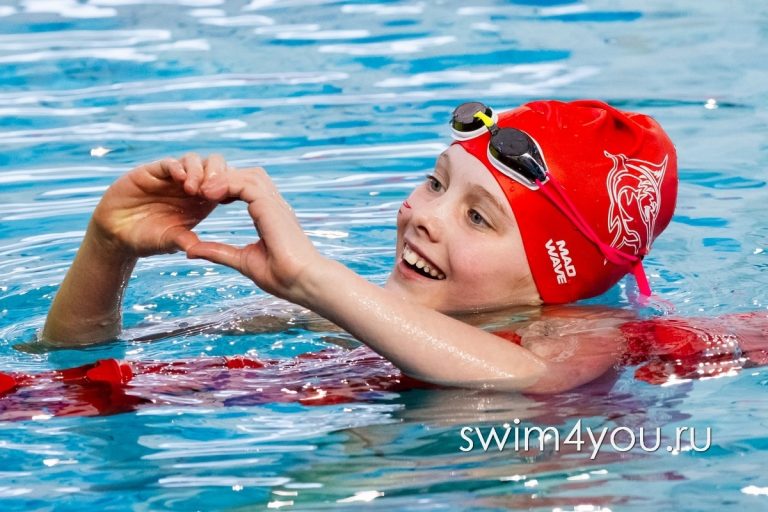 Тверская пловчиха в кокошнике стала MVP Всероссийской матчевой встречи