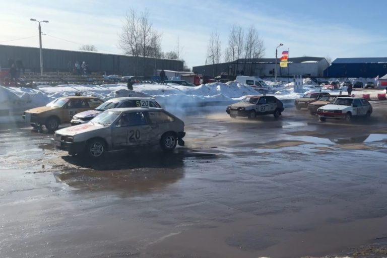 В Твери три девушки завоевали награды областных автогонок