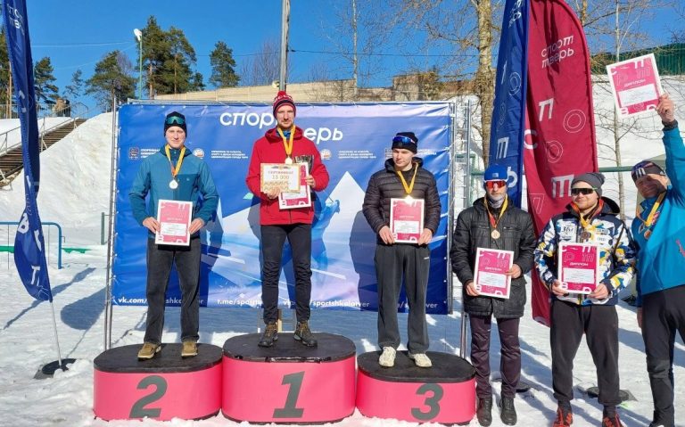 90-летний Липашов дал старт юбилейному лыжному марафону под Тверью