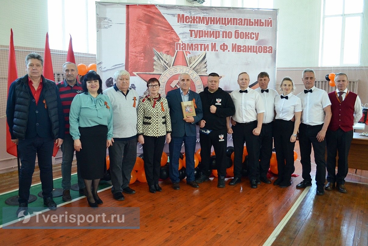 Генерал юстиции и судья чемпионата мира по боксу отмечает юбилей