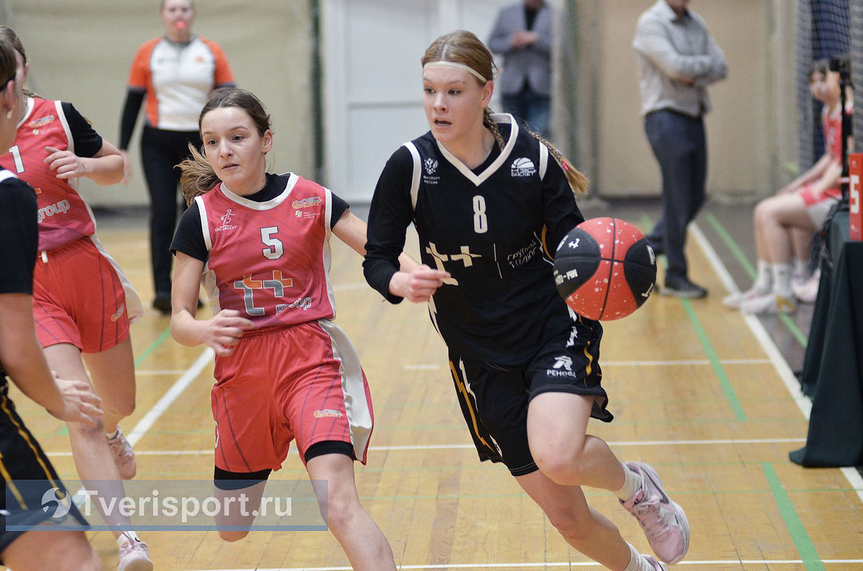 Удержались на вершине: девушки из Маскатихи и юноши из Озерного защитили титул чемпионов