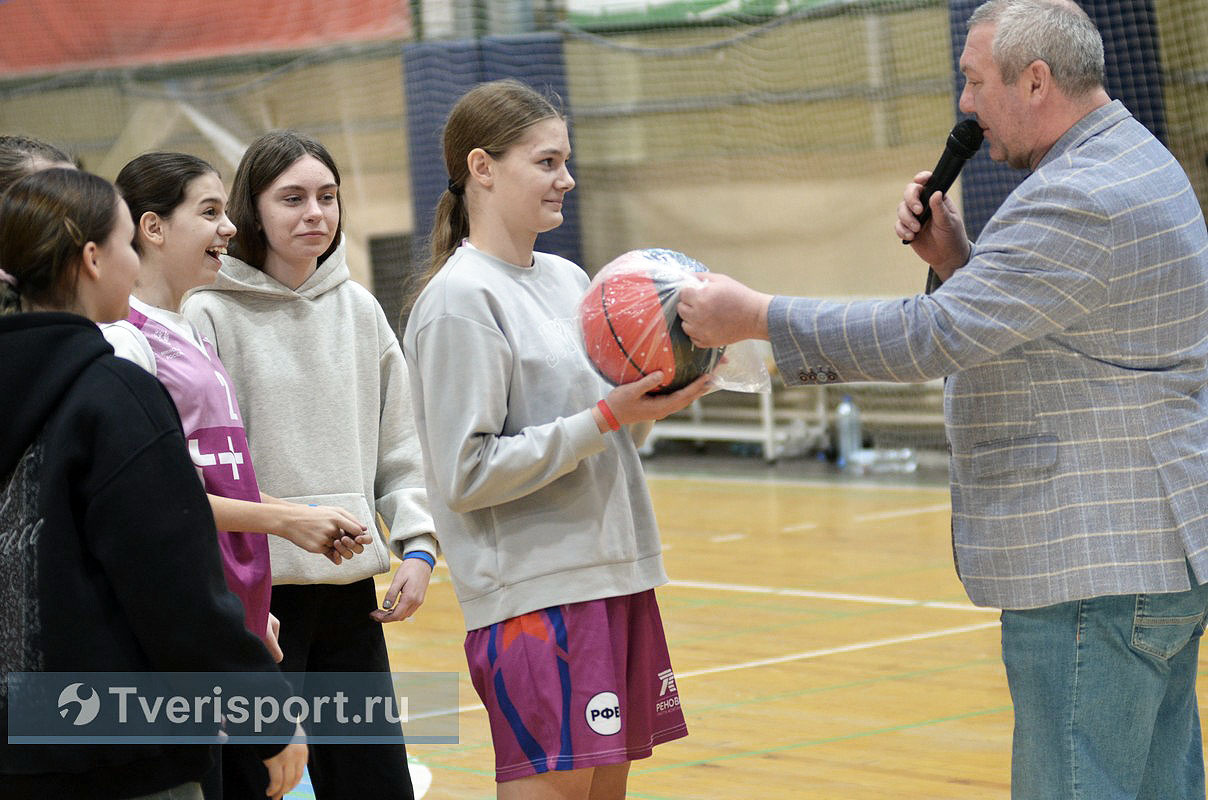 Удержались на вершине: девушки из Маскатихи и юноши из Озерного защитили титул чемпионов