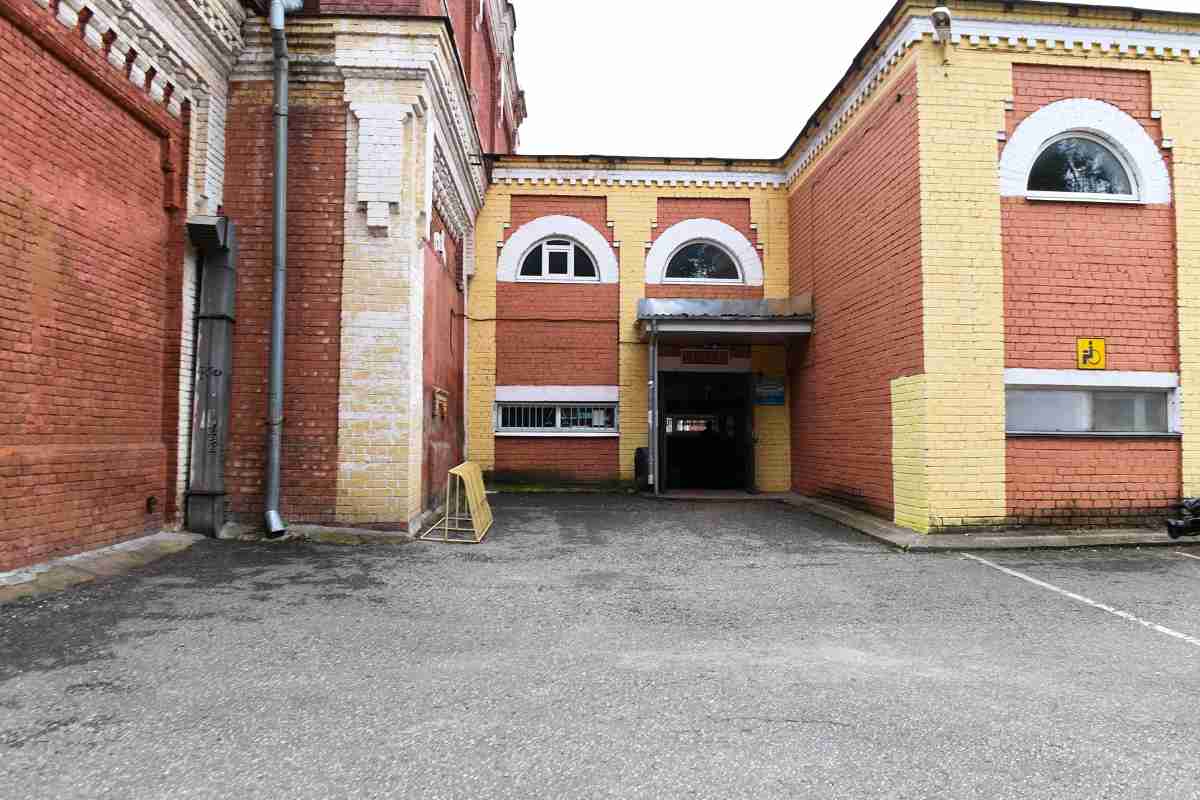 Компания бывшего футбольного арбитра отремонтирует легендарный бассейн в Твери