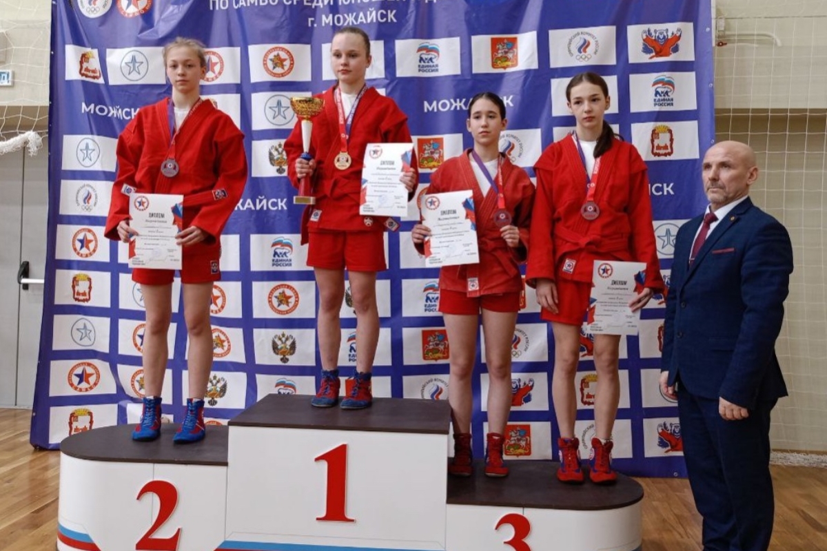 Самбисты Тверской области завоевали золото и серебро первенства ЦФО