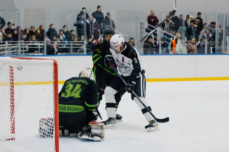 Школьники спели «Катюшу» в поддержку «ТХК Патриот»