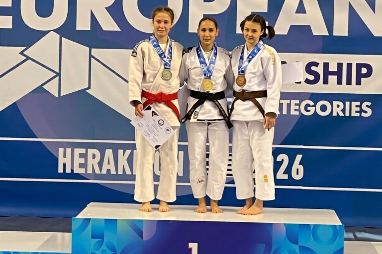 Школьница из Тверской области поднялась на пьедестал первенства Европы по джиу-джитсу