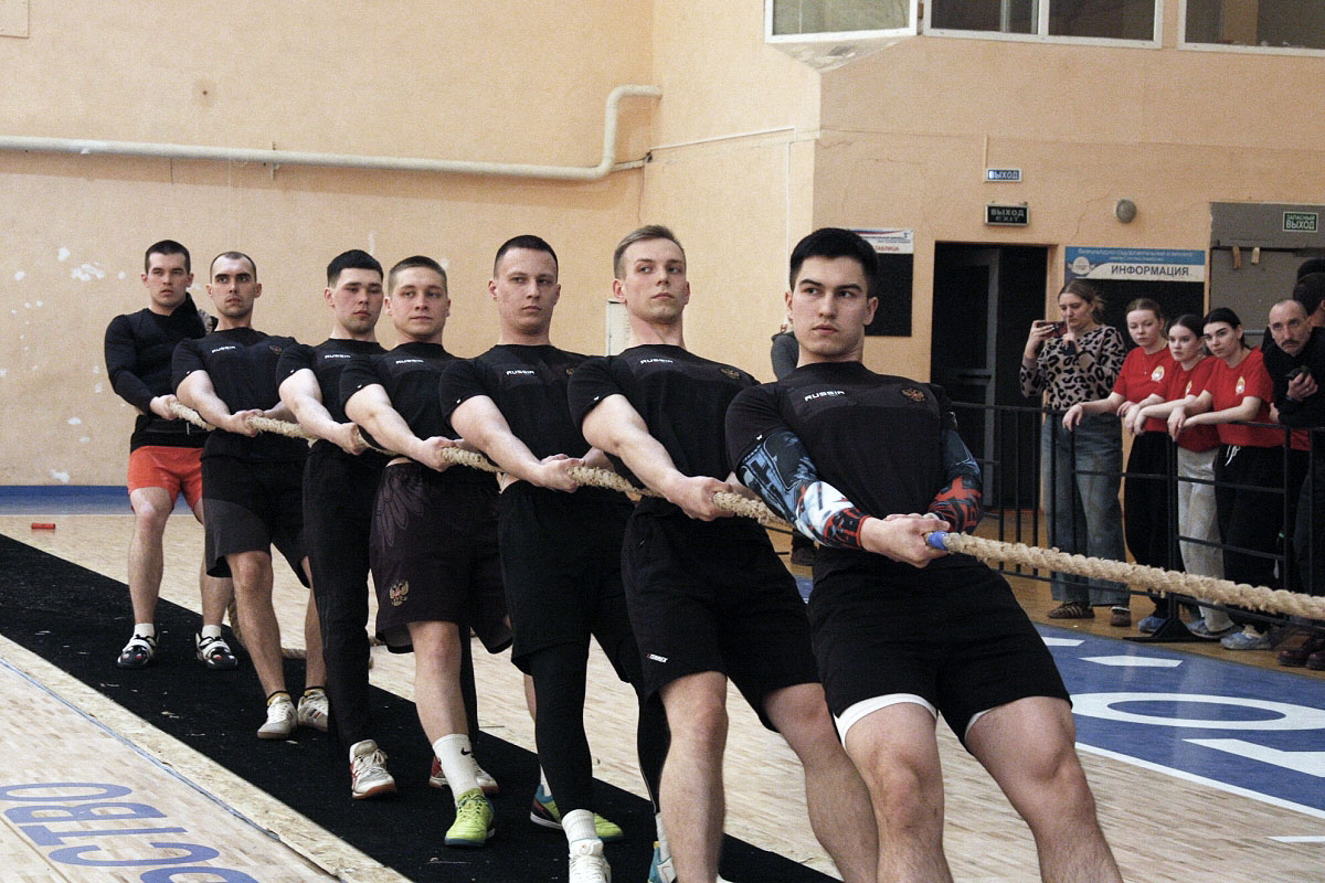 Команды Твери и Торжка тянули канат за награды областного первенства