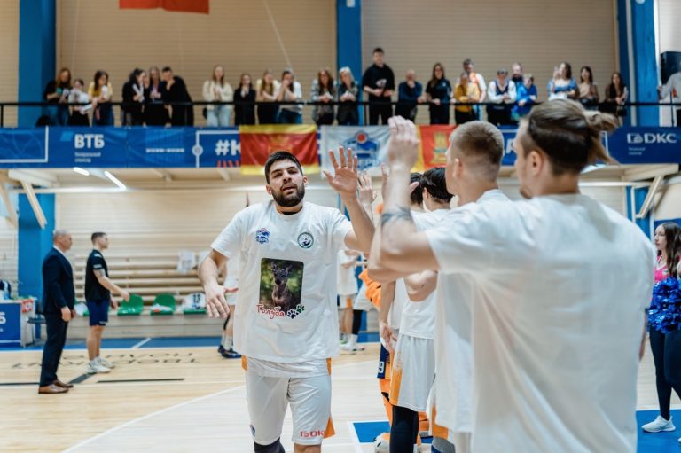 В Твери впервые прошел благотворительный матч «Кошки» vs «Собаки»