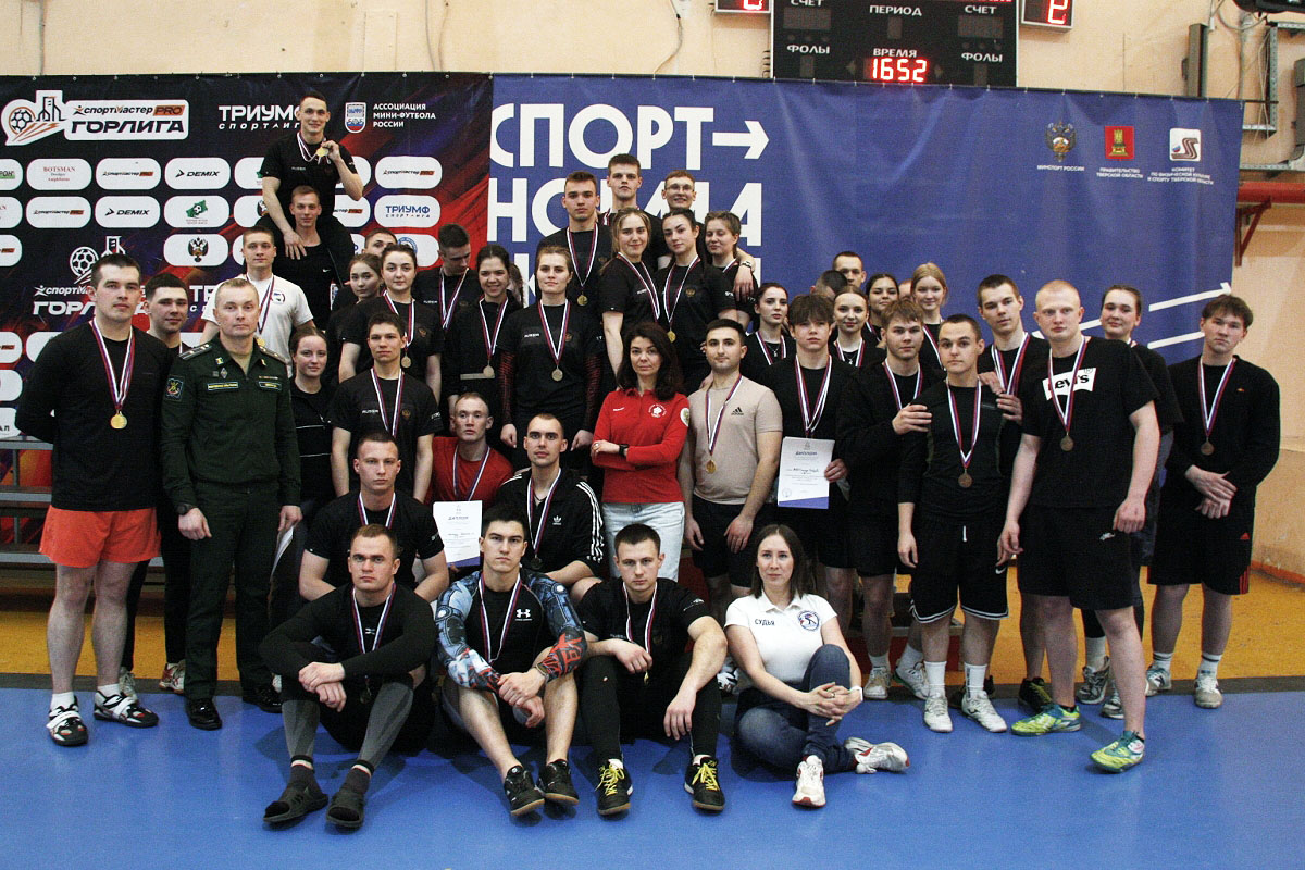 Команды Твери и Торжка тянули канат за награды областного первенства