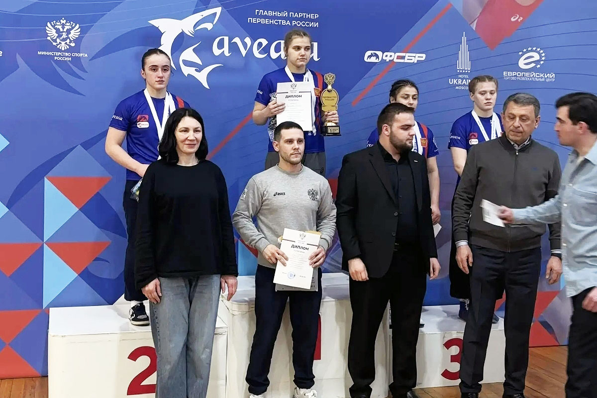 Девушка-борец из Тверской области завоевала золото первенства России