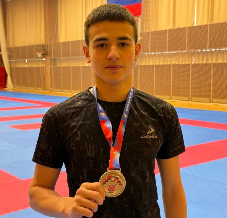 На первенстве ЦФО зажглась новая звездочка тверского каратэ