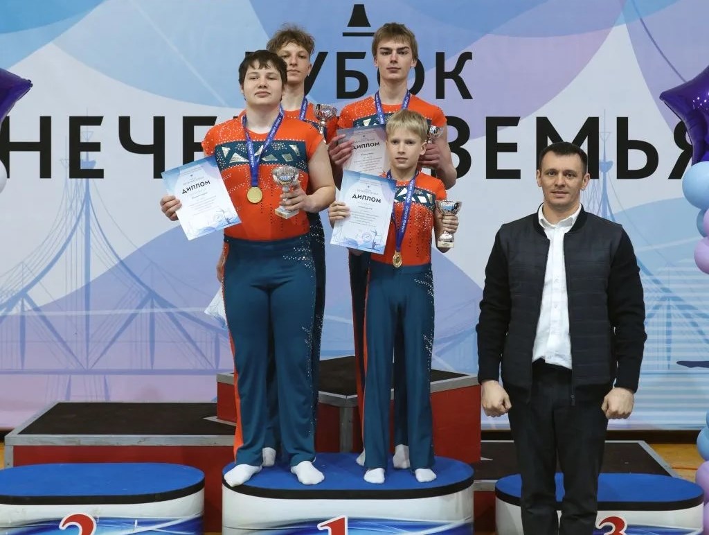 Тверские акробаты в родных стенах завоевали семь медалей всероссийских соревнований