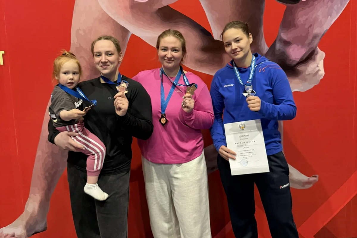 «Мама, молодец!»: двухлетняя Василиса вдохновила тверскую спортсменку на чемпионате России по сумо