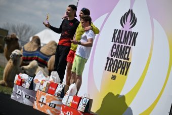Прошли испытание степью: тверские бегуны завоевали награды Kalmyk Camel Trophy
