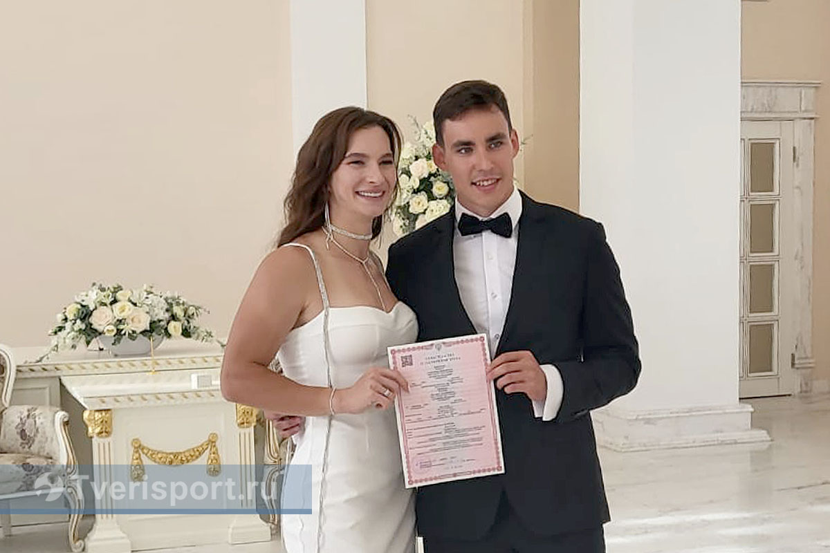 Иван да Василиса: знаменитая тверская лыжница стала двукратной мамой