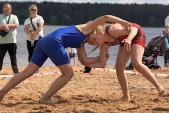 В Тверской области впервые прошли соревнования по пляжной борьбе
