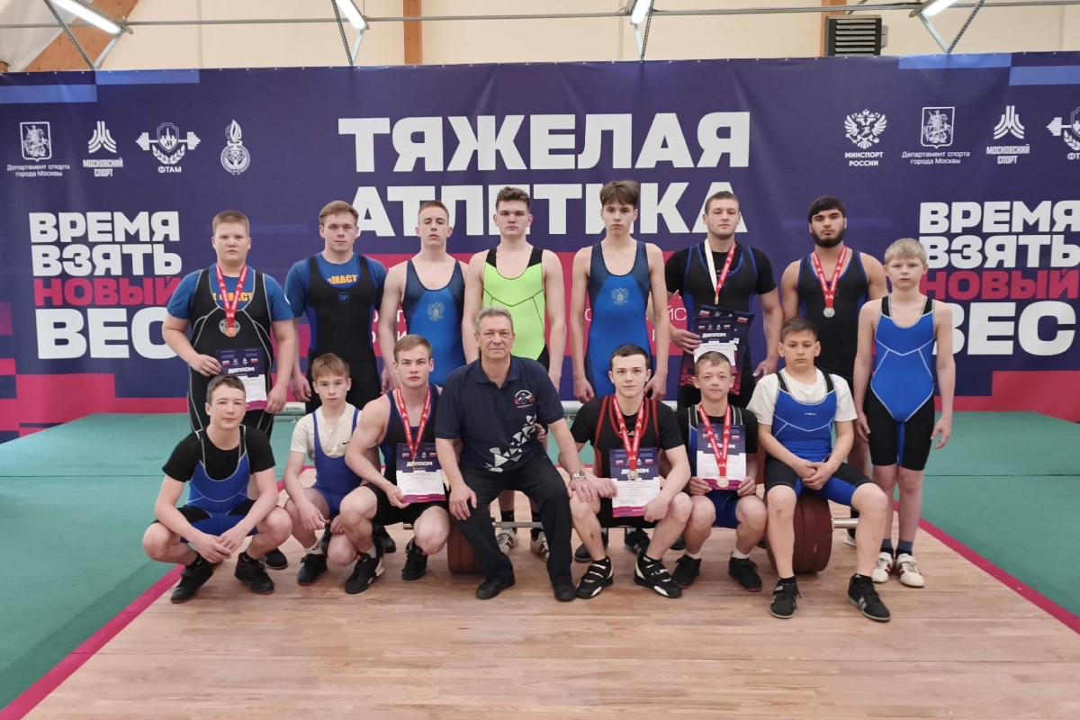 Бежецкие штангисты завоевали шесть медалей на всероссийском турнире «Победа»