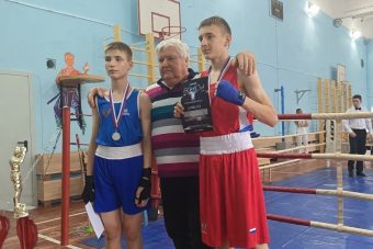 В школе Тверской области ударили в гонг в честь Дня России В школе Тверской области ударили в гонг в честь Дня России