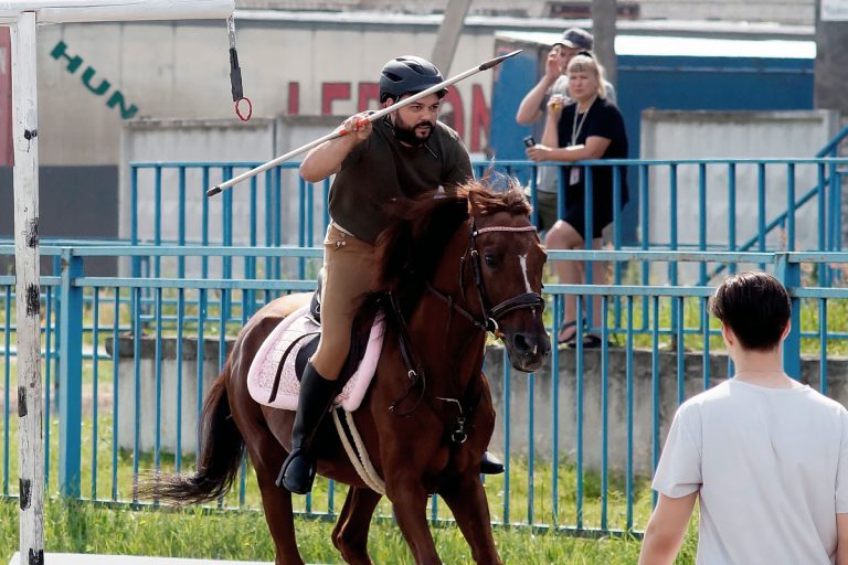 Известный тверской хирург стал призером чемпионата области конному спорту