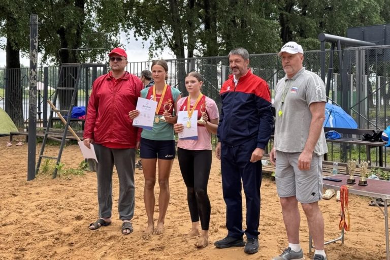Волейболистки Бежецка впервые завоевали титул чемпионок области