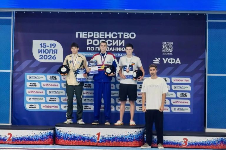 Лев Кондаков из Торжка стал самым быстрым пловцом России