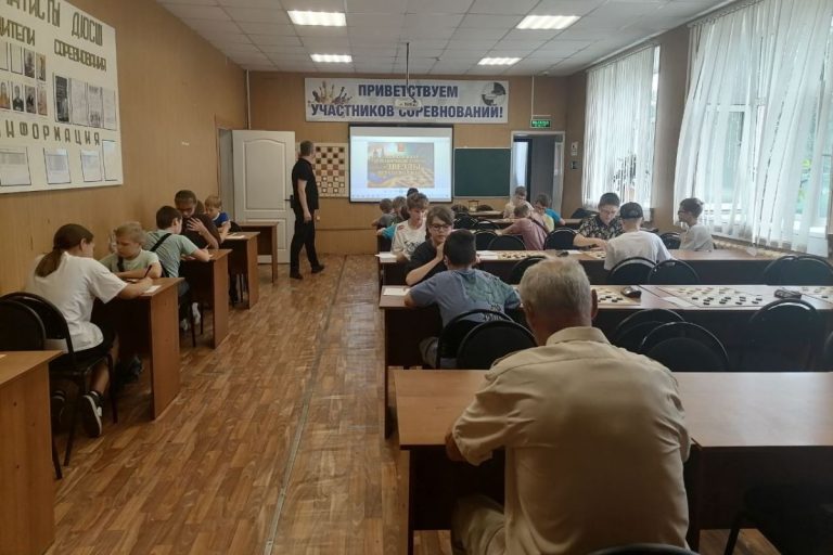 Тверские шашисты в родных стенах завоевали 16 медалей всероссийских соревнований