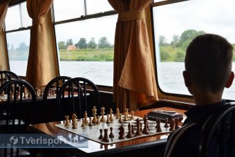 Шахматы на волнах: в Твери прошел уникальный турнир на теплоходе Шахматы на волнах: в Твери прошел уникальный турнир на теплоходе