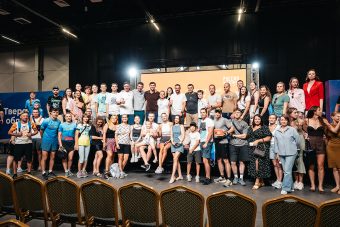 Жена в дверь, муж в Тверь: выдающиеся спортсмены встретились с болельщиками