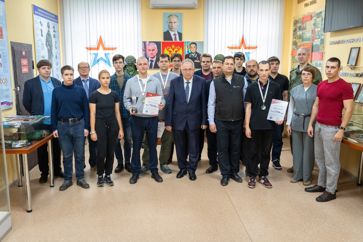 Беспилоты под кодом: в Твери появились первые чемпион и призеры области по программированию БАС