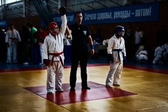 Видео Даниила Баладурина о тренере по каратэ и рукопашному бою Денисе Юркове Видео Даниила Баладурина о тренере по каратэ и рукопашному бою Денисе Юркове