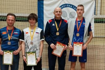 От мяча к волану: экс-вратарь «Волги» вместе с сыном стал чемпионом области по бадминтону От мяча к волану: экс-вратарь «Волги» вместе с сыном стал чемпионом области по бадминтону